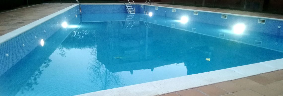 Vorada d’una piscina comunitària